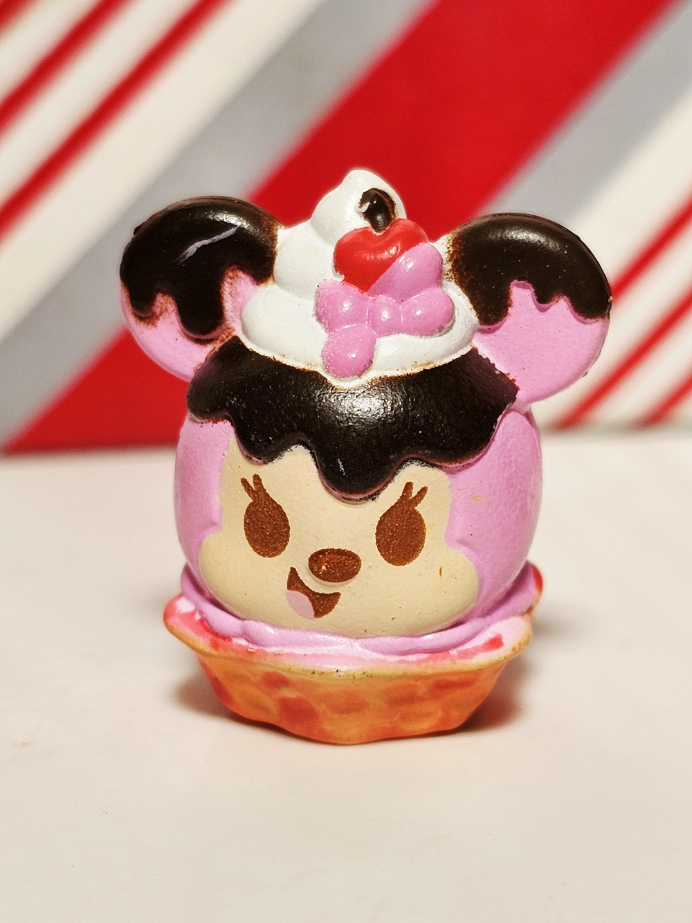 Disney Munchlings Mini Munch Series 1 - Minnie Mouse Strawberry Sundae
